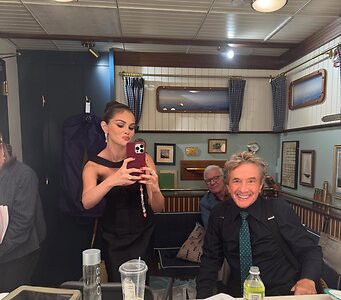 Selena Gomez taking selfie leaked photo #7