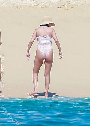 Selena Gomez Nude Leaked Photo #16