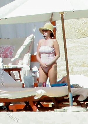 Selena Gomez Nude Leaked Photo #26