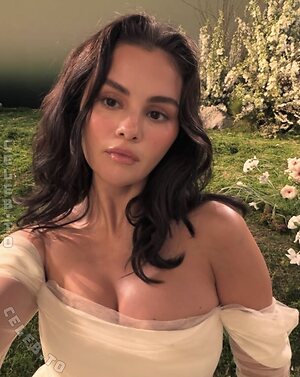 Selena Gomez photo