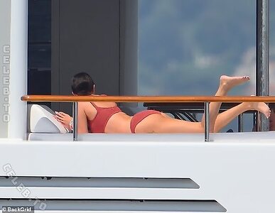 Selena Gomez Nude Leaked Photo #44