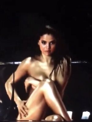 Selena Gomez leaked photo #159