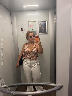 Selfiesandra photo