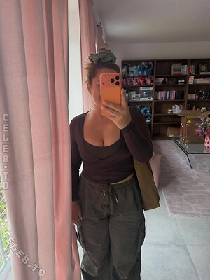 Selfiesandra photo
