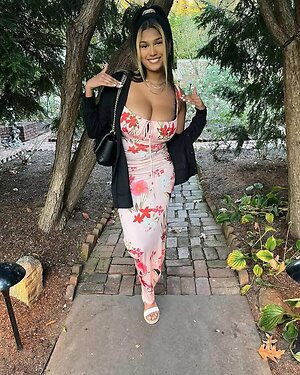 Senait T