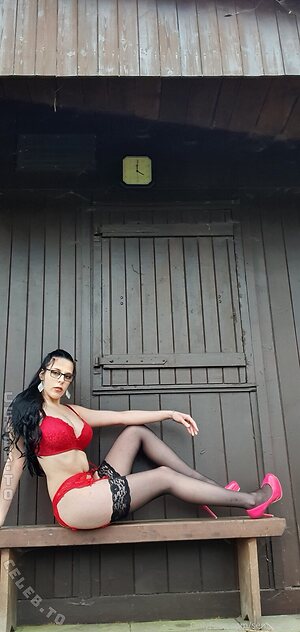 Senta_Kristall aka Sentaurban19 photo