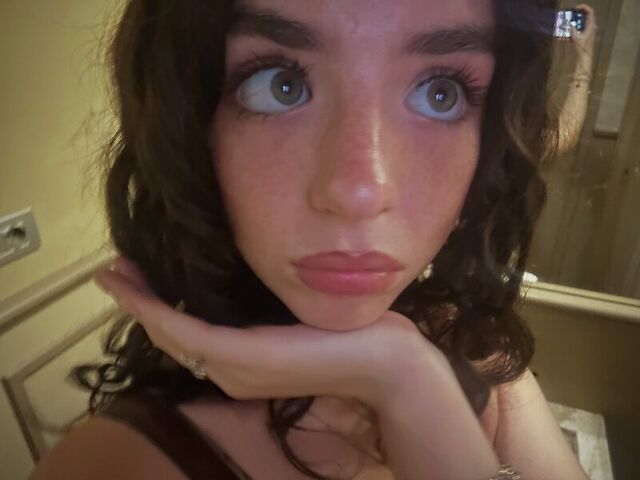 Serena Browne leaked photos