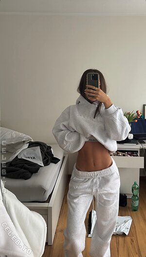 Serra.tzcn Nude Leaked Photo #2