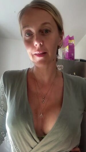 Sexy Julia Nude Leaked Photo #9