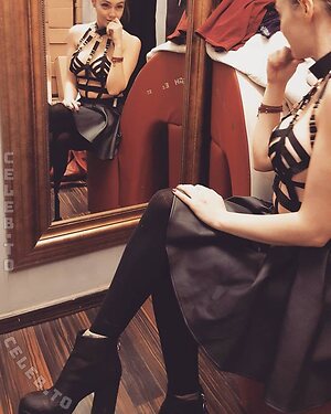 Sexy Julia photo