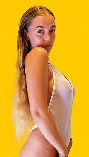 Sexy_Julia_Official leaked photo #2