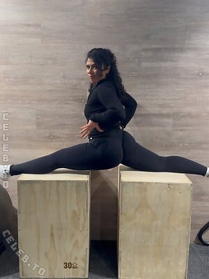 Sezin Kilisli Nude Leaked Photo #2