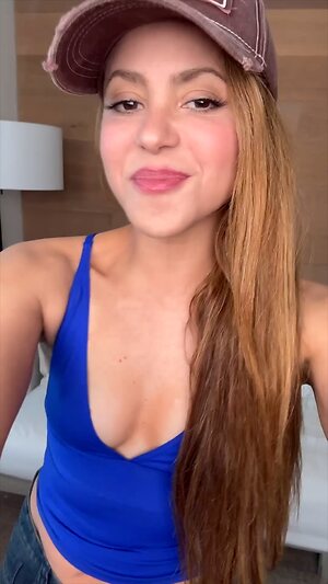 Shakira Hot leaked photo #26