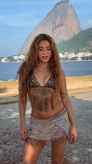 Shakira Hot