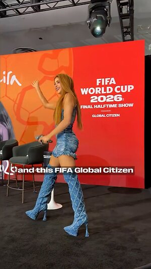 Shakira Hot leaked photo #43