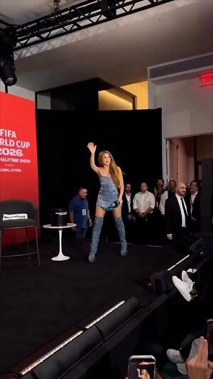 Shakira Hot leaked photo #46