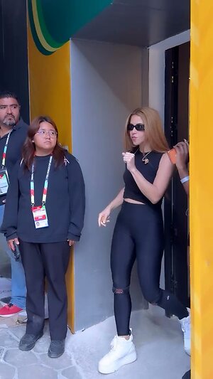Shakira Hot leaked photo #60