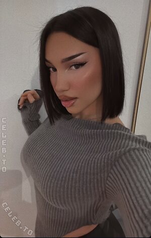 shakiravv Nude Leaked Photo #8