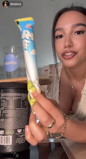 shakiravv photo