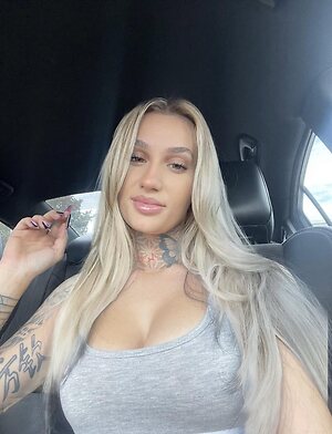 Shania Charette leaked photo #2