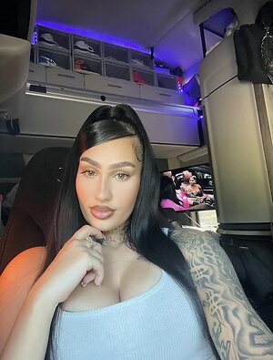 Shania Charette leaked photo #5