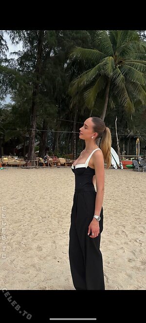 Shania Geiss Nude Leaked Photo #10