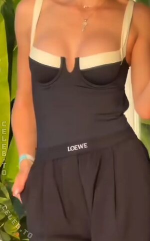 Shania Geiss Nude Photos