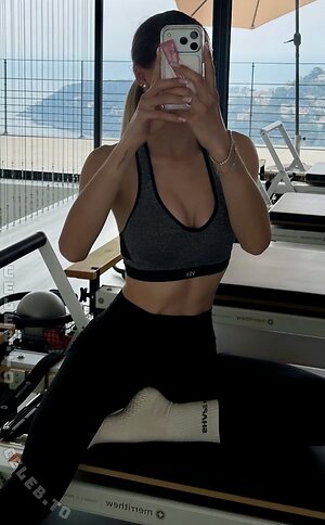 Shania Geiss Nude Leaked Photo #30