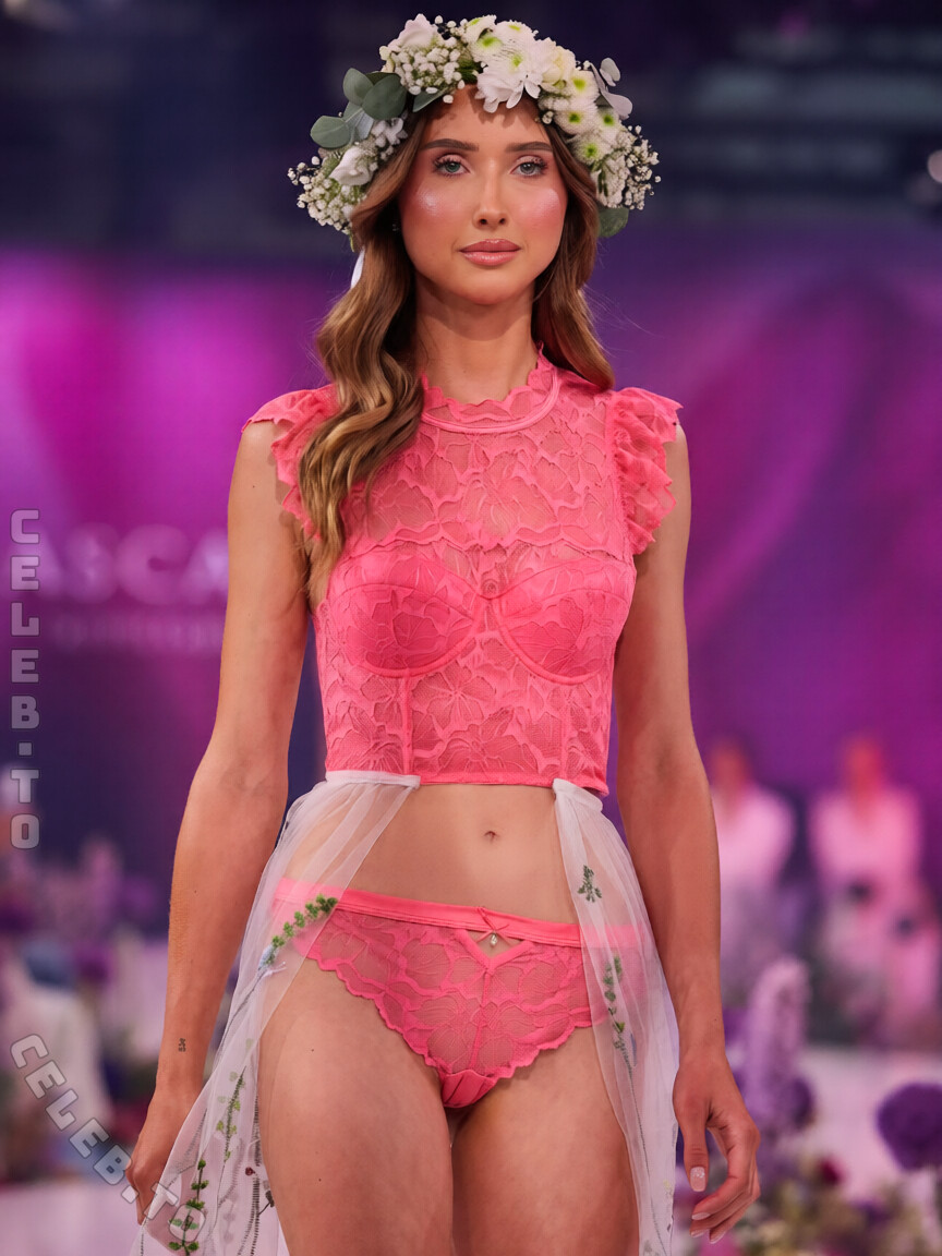 Shania Geiss photo