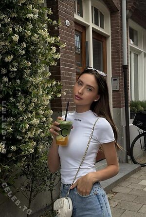 Shania Geiss photo