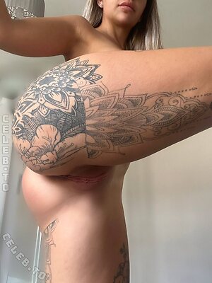 Shania Howard Nude Leaked Photo #2