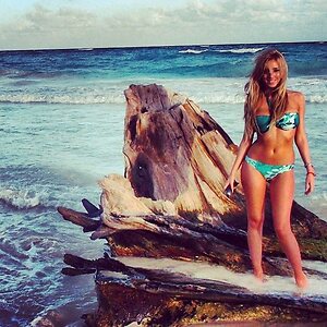 Shanik Aspe leaked photo #4