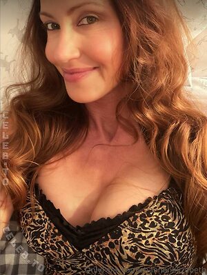 Shannon Elizabeth Nude Leaked Photo #54