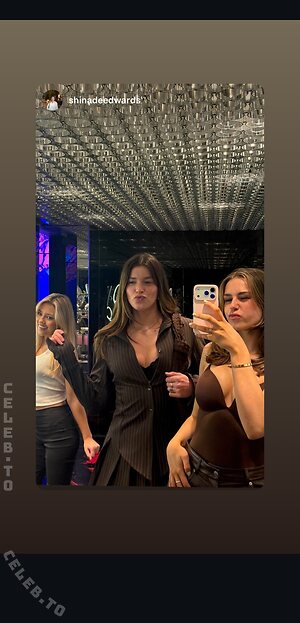 Shannon Langdon Nude Leaked Photo #15