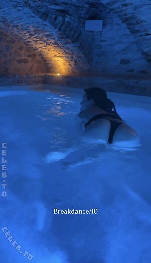 Shauna Dewit Nude Photos