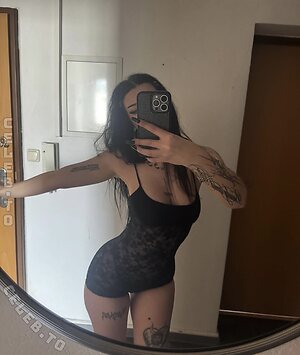 shawtysuzi photo