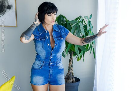 Shay Fox Nude Leaked Photo #18