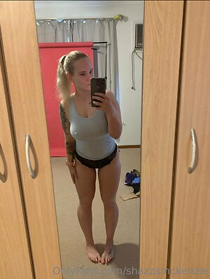 Shazza McKenzie leaked photo #4