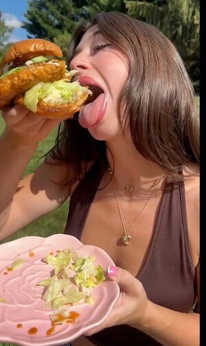 Shesthetea leaked photo #2