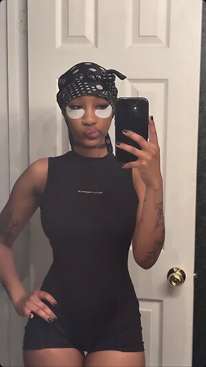 sheworeblacktoo Nude Leaked Photo #10