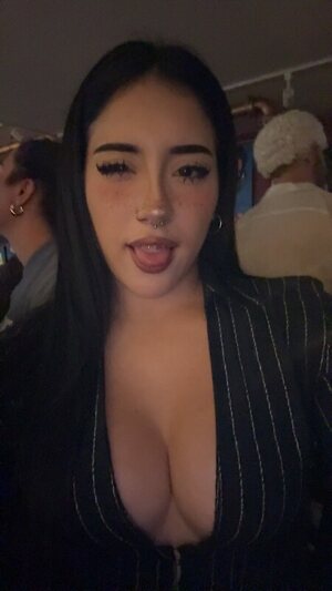 Shilynn Velez leaked photo #4