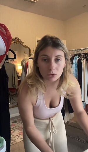 Shop.byAri leaked photo #20