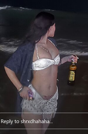 shradhaa.2110 leaked photo #3