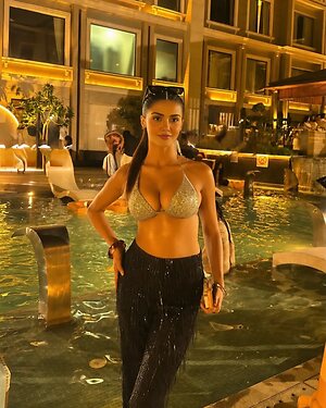 Shruti Arora leaked photo #3