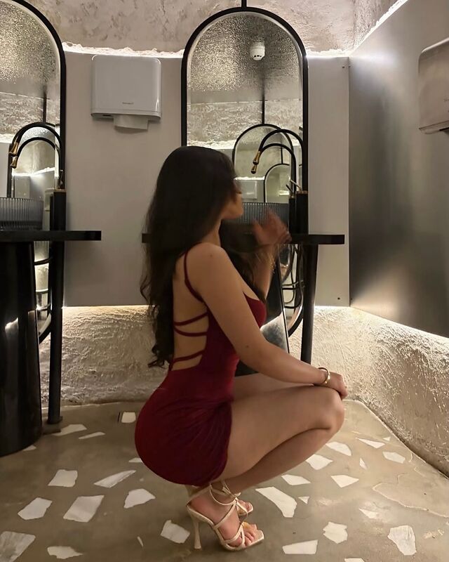 Shruti Arora leaked photos