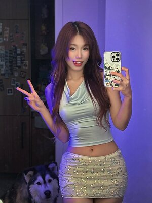 Shulun C. leaked photo #6