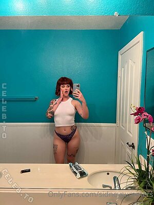 Sidney Summers Nude Leaked Photo #451