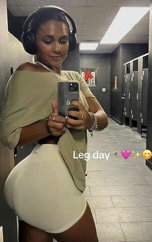 sienahostetler leaked photo #4