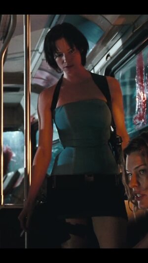 Sienna Guillory leaked photo #8