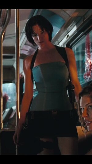 Sienna Guillory leaked photo #9